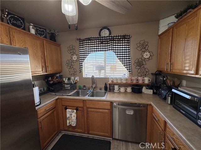 Detail Gallery Image 7 of 12 For 24985 Camino Del Norte, Barstow,  CA 92311 - 3 Beds | 2 Baths