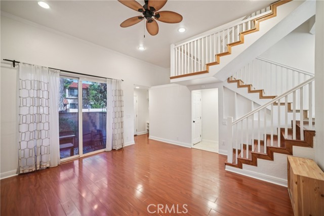 Detail Gallery Image 6 of 27 For 19545 Sherman Way, Reseda,  CA 91335 - 3 Beds | 1/1 Baths