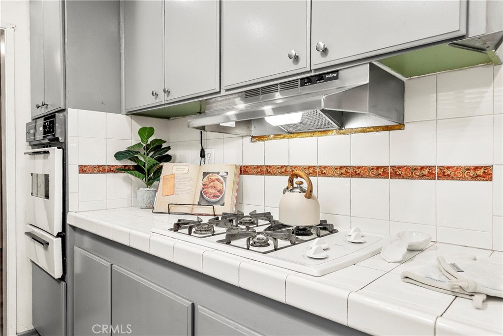 https://media.crmls.org/medias/6eecc4b7-be0f-46d4-b053-60f668792d55.jpg?preset=X-Large
