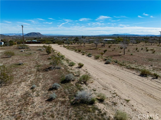 Detail Gallery Image 8 of 24 For 55138 Lilac, Landers,  CA 92285 - – Beds | – Baths