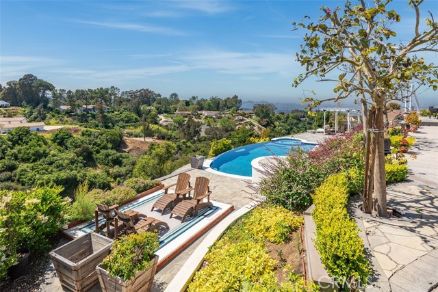 2 El Concho Lane, Rolling Hills CA: https://media.crmls.org/medias/6eed3f22-2340-4c82-b9fd-f27d4e91bc15.jpg