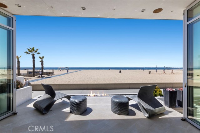 Detail Gallery Image 11 of 37 For 212 the Strand, Hermosa Beach,  CA 90254 - 4 Beds | 5/1 Baths