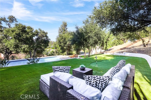 9425 Gierson Avenue, Chatsworth CA: https://media.crmls.org/medias/6eee7c8d-33b7-42d4-a2ed-ce0129c89ada.jpg