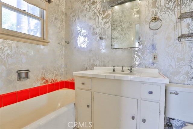 555 S Center St., Redlands CA: https://media.crmls.org/medias/6eeebb41-3d1c-4284-80e4-c5f863e2d7b0.jpg