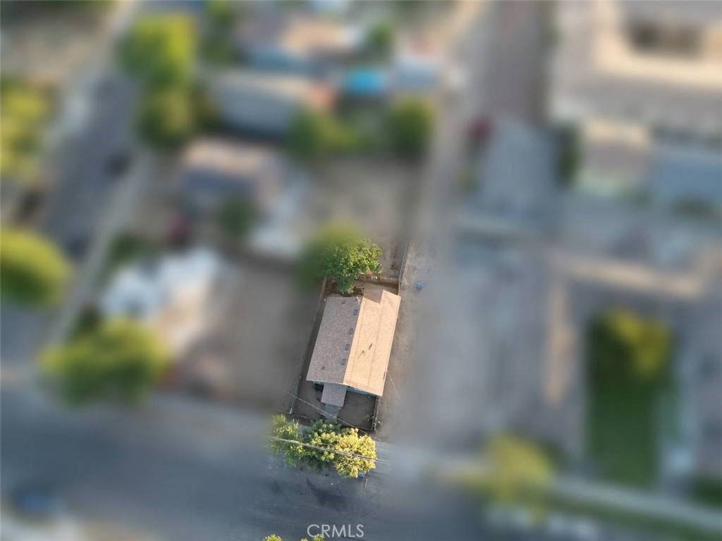 https://media.crmls.org/medias/6eefc49b-9fd5-4cf5-80c1-55d61e4595c9.jpg?preset=X-Large