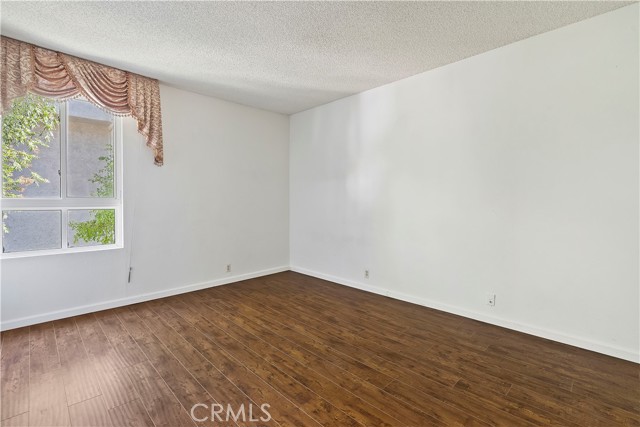 5333 Zelzah Avenue, Encino CA: https://media.crmls.org/medias/6ef04707-29e3-499f-901b-65b4727fbe87.jpg