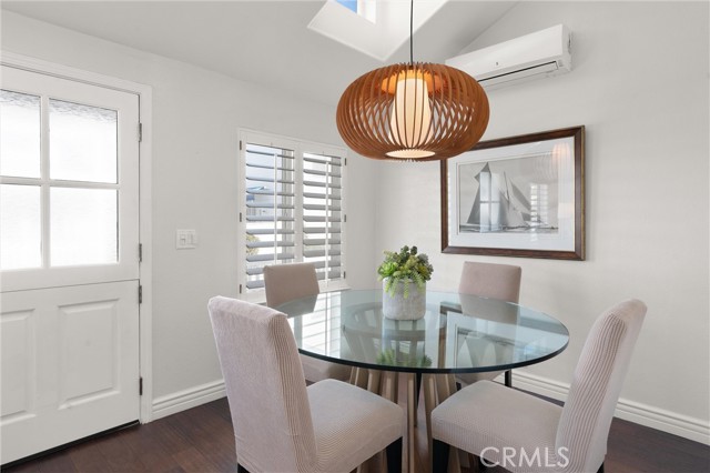 Detail Gallery Image 7 of 41 For 16 Cabrillo St, Newport Beach,  CA 92663 - 2 Beds | 2 Baths
