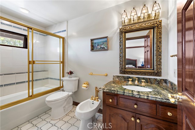26126 Oroville Place, Laguna Hills CA: https://media.crmls.org/medias/6ef121b8-d79c-4418-858a-bf22e23250ca.jpg