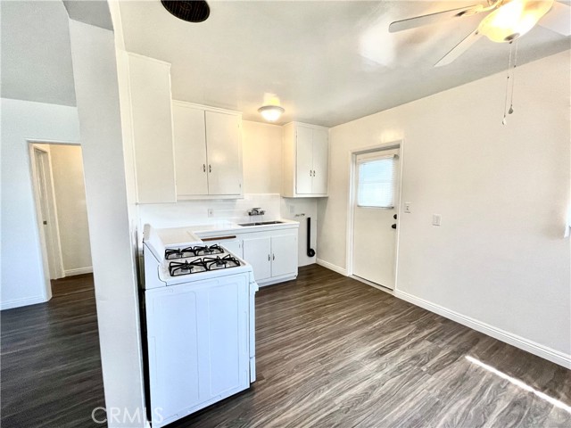 Detail Gallery Image 8 of 20 For 24642 1/2 Eshelman, Lomita,  CA 90717 - 2 Beds | 1 Baths