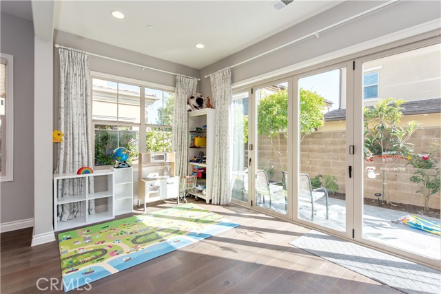 58 Dublin, Irvine CA: https://media.crmls.org/medias/6ef1ea91-55e5-42f3-abb4-65e9adad5edb.jpg