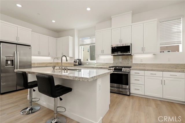 257 Sash, Irvine CA: https://media.crmls.org/medias/6ef254cf-981b-4688-bd01-c09255ed4742.jpg