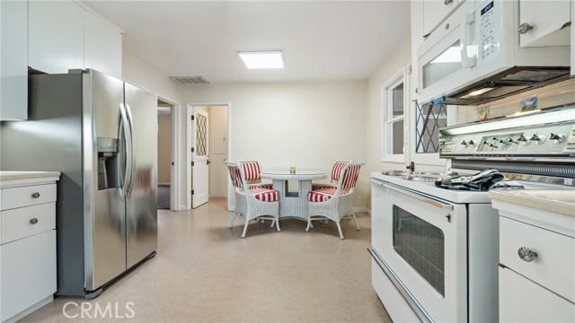 Detail Gallery Image 15 of 40 For 828 Bryant Ave, Chico,  CA 95926 - 3 Beds | 2 Baths