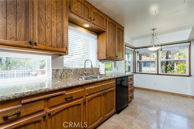 10109 Parr Avenue, Sunland CA: https://media.crmls.org/medias/6ef367d9-a337-439e-bd67-561ccfa7c096.jpg