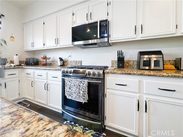 Detail Gallery Image 13 of 54 For 12476 Domingo, Victorville,  CA 92392 - 5 Beds | 4/1 Baths