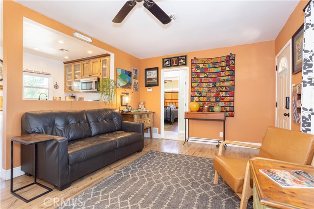 10321 Owensmouth Avenue, Chatsworth CA: https://media.crmls.org/medias/6ef5e363-6895-4965-97be-7f838da2ac50.jpg