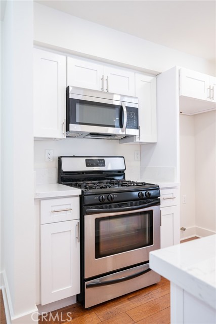 Detail Gallery Image 12 of 27 For 1825 Selby Ave #102,  Los Angeles,  CA 90025 - 2 Beds | 2 Baths