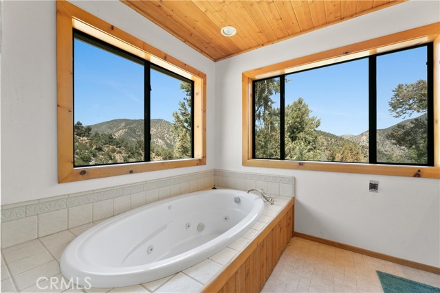 Detail Gallery Image 17 of 51 For 2405 Yellowstone Ct, –,  CA 93225 - 3 Beds | 2 Baths
