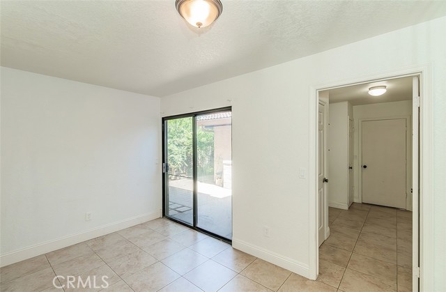712 E Magill Avenue, Fresno CA: https://media.crmls.org/medias/6ef6fa51-7ec5-4b92-9bec-a66f80d30f44.jpg