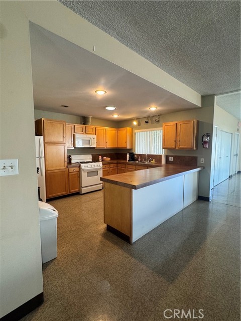 Detail Gallery Image 50 of 50 For 301 E Foothill #063,  Pomona,  CA 91767 - 2 Beds | 1 Baths