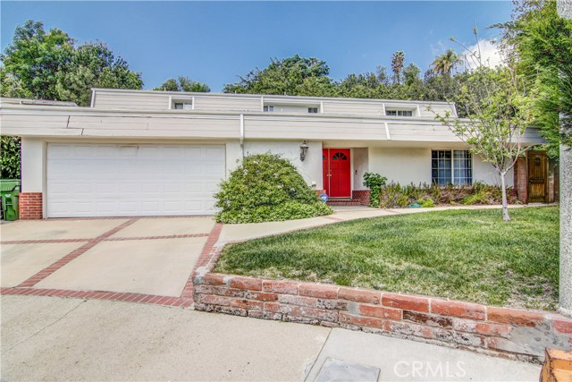 Detail Gallery Image 1 of 1 For 24511 Pat Pl, Woodland Hills,  CA 91367 - 5 Beds | 3/1 Baths