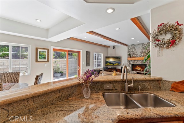 Detail Gallery Image 5 of 72 For 197 Massive Rd, Lake Arrowhead,  CA 92317 - 4 Beds | 3/1 Baths