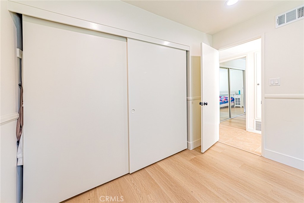 MLS #OC25275814 image #24