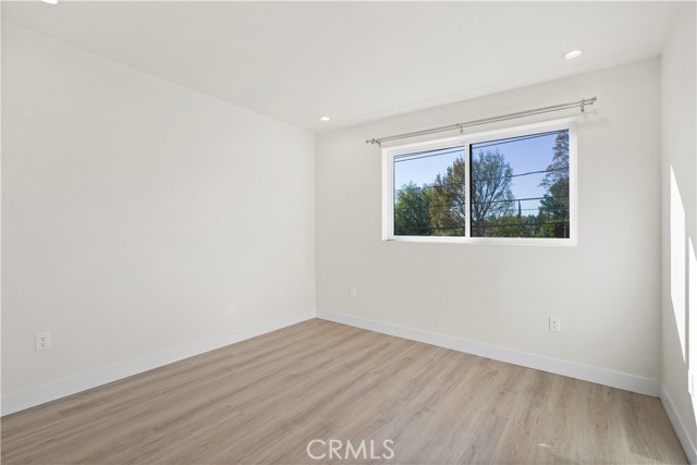 11647 N. Paso Robles Avenue, Granada Hills CA: https://media.crmls.org/medias/6ef8840a-40b2-495f-8236-5ab2aa85a631.jpg