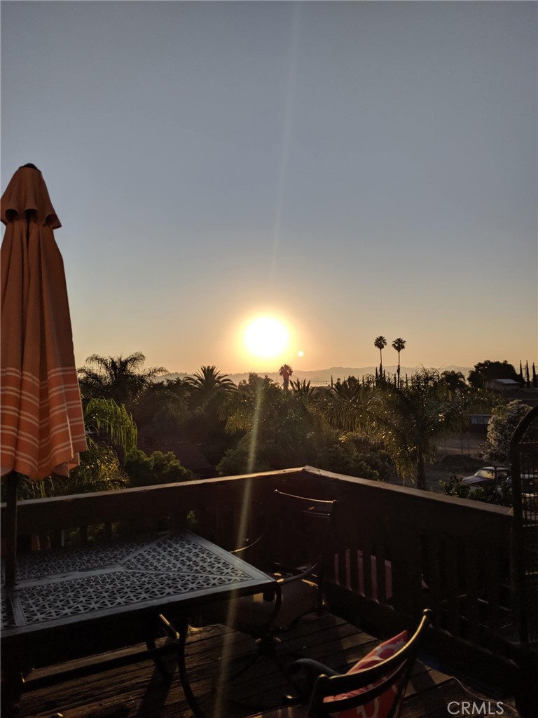 https://media.crmls.org/medias/6ef8a499-7cb8-458a-b4d6-3dedc35771bc.jpg?preset=X-Large