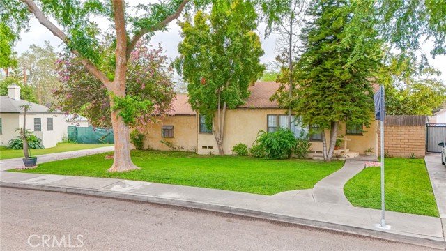 1727 Westwood Place, Pomona CA: https://media.crmls.org/medias/6ef8d5d9-f440-4ed7-8b3a-94a0cb1e02c1.jpg