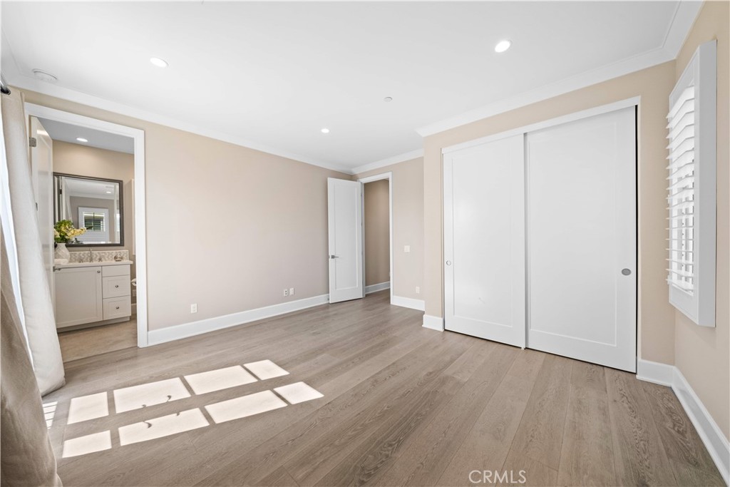 MLS #OC25185662 img 44