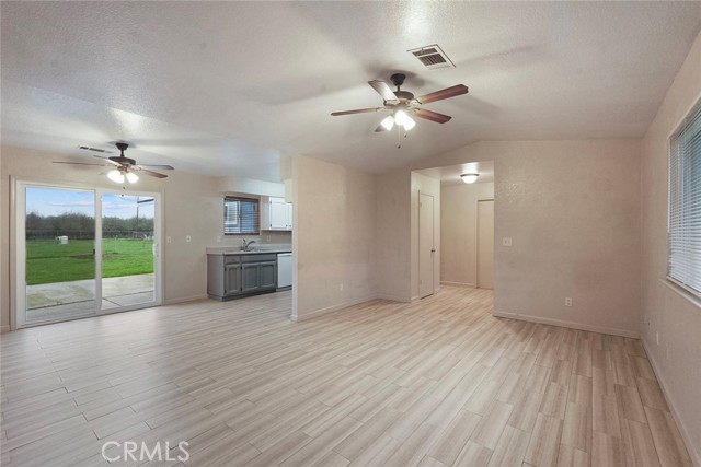 Detail Gallery Image 6 of 21 For 14117 Cates Ct, Chowchilla,  CA 93610 - 3 Beds | 2 Baths