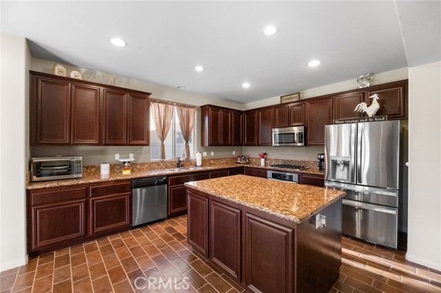 Detail Gallery Image 11 of 69 For 35469 Summerholly Ln, Murrieta,  CA 92563 - 5 Beds | 3/1 Baths