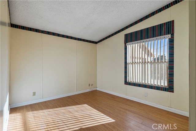 Detail Gallery Image 22 of 46 For 10875 Aster Rd, Oak Hills,  CA 92344 - 4 Beds | 2 Baths