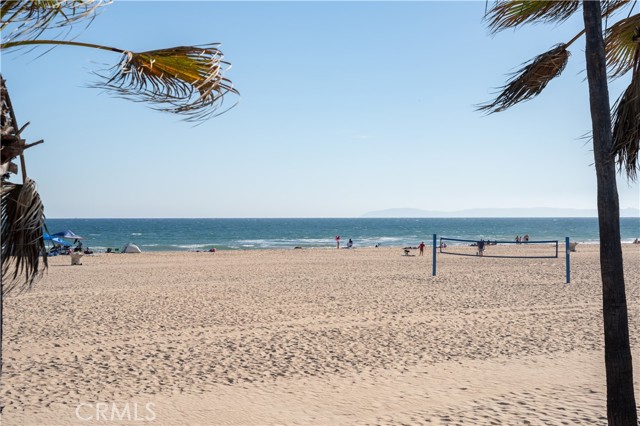 1510 W Oceanfront, Newport Beach CA: https://media.crmls.org/medias/6efaed47-96f5-4400-9913-60d2e90784ef.jpg
