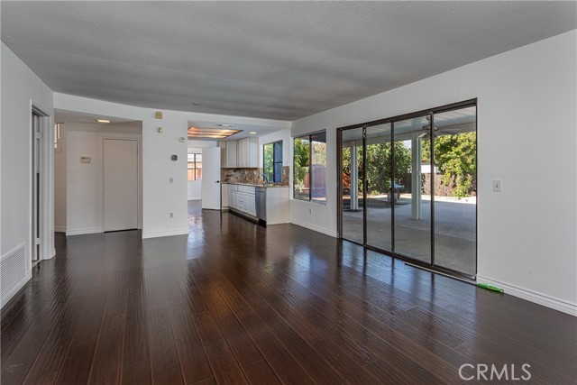 Detail Gallery Image 10 of 37 For 25416 Nicks Ave, Loma Linda,  CA 92354 - 4 Beds | 2/1 Baths