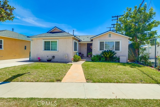 Detail Gallery Image 1 of 64 For 10842 Leffingwell Rd, Norwalk,  CA 90650 - 3 Beds | 3 Baths