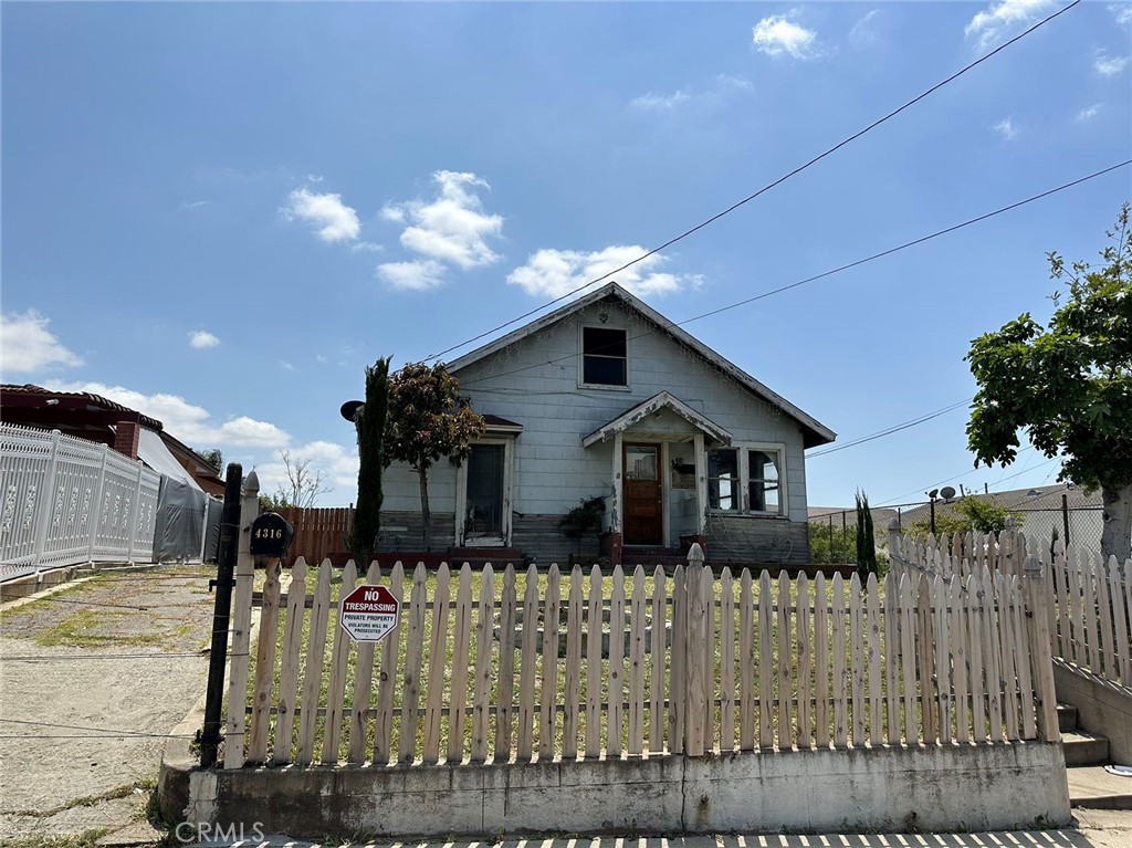 4316 Dozier Street, Los Angeles, CA 90022