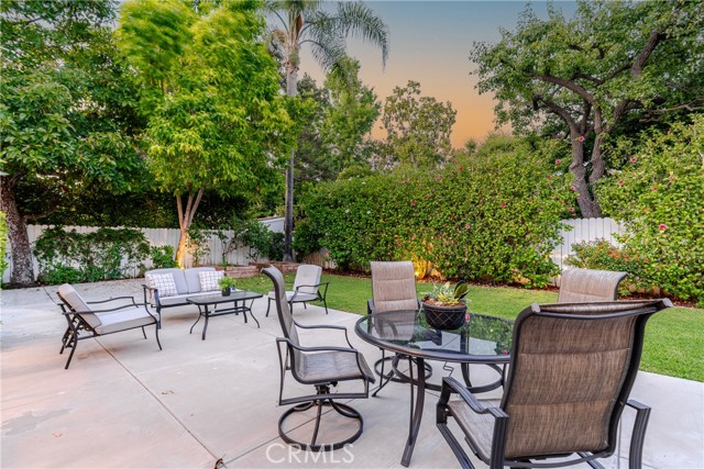 1354 Bedford Road, San Marino CA: https://media.crmls.org/medias/6efd989f-90be-4c2e-91be-18944501f8ef.jpg