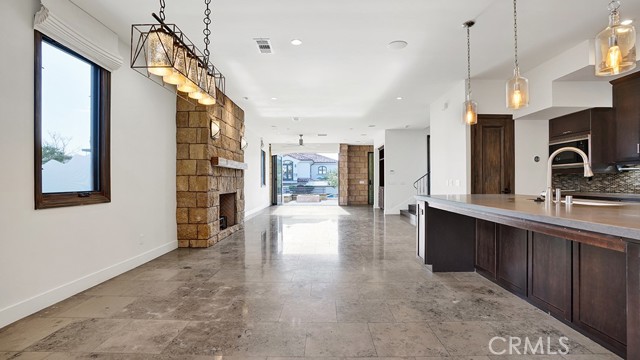 Detail Gallery Image 10 of 61 For 243 Poppy Ave, Corona Del Mar,  CA 92625 - 4 Beds | 3/1 Baths
