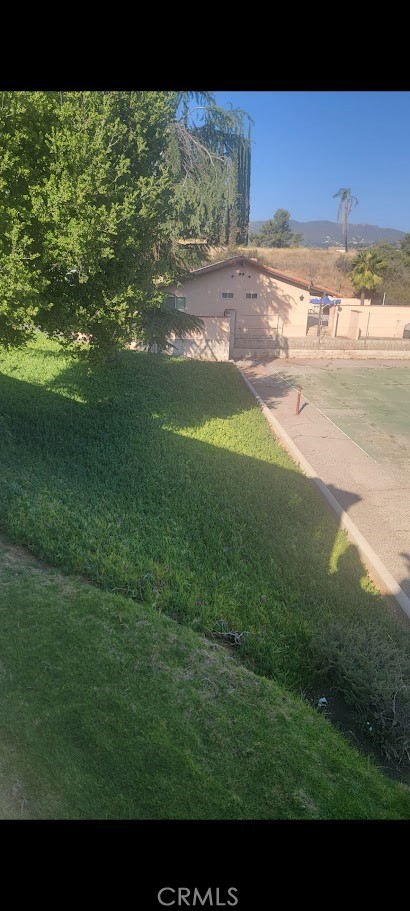 https://media.crmls.org/medias/6eff09c3-7e07-4813-ae29-c561f0d48ffc.jpg?preset=X-Large