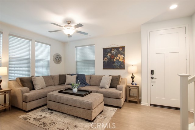 Detail Gallery Image 5 of 51 For 41985 Emelia St #301,  Murrieta,  CA 92562 - 3 Beds | 2/1 Baths