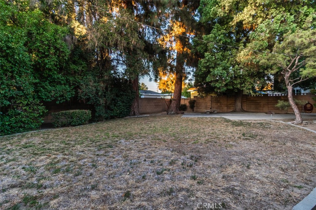 https://media.crmls.org/medias/6eff6dc6-d270-4065-89b2-536139ceafe9.jpg?preset=X-Large