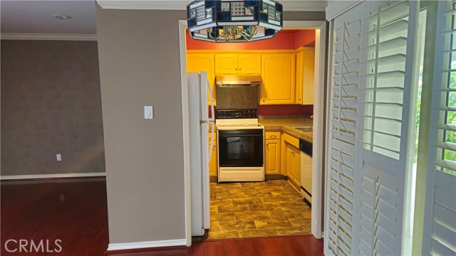 Detail Gallery Image 3 of 13 For 22619 Nadine Cir #B,  Torrance,  CA 90505 - 2 Beds | 1/1 Baths