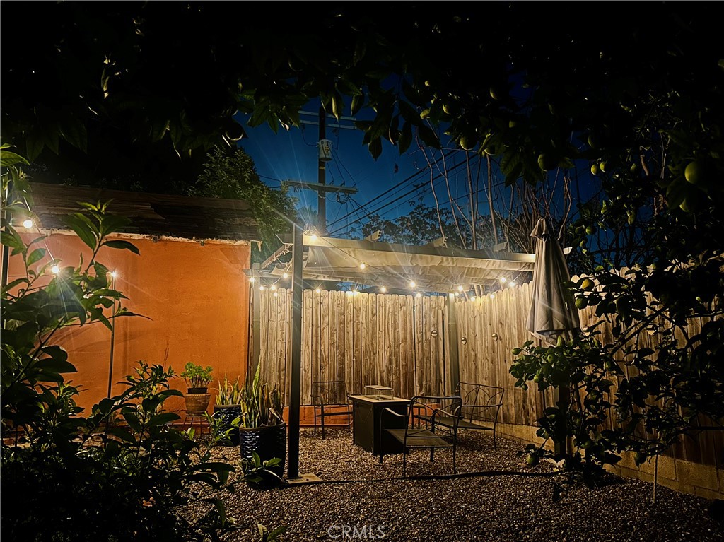 https://media.crmls.org/medias/6f00f430-9391-46bf-9f9a-7d7d5e4e7314.jpg?preset=X-Large