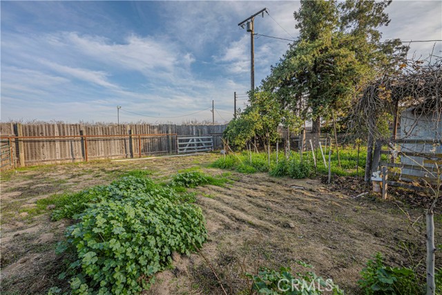 Detail Gallery Image 11 of 38 For 13250 Road 184, Porterville,  CA 93257 - 3 Beds | 2 Baths