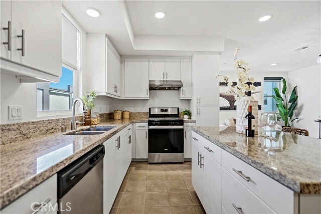 Detail Gallery Image 10 of 25 For 10557 Huxley Drive, Rancho Cucamonga,  CA 91730 - 4 Beds | 4 Baths