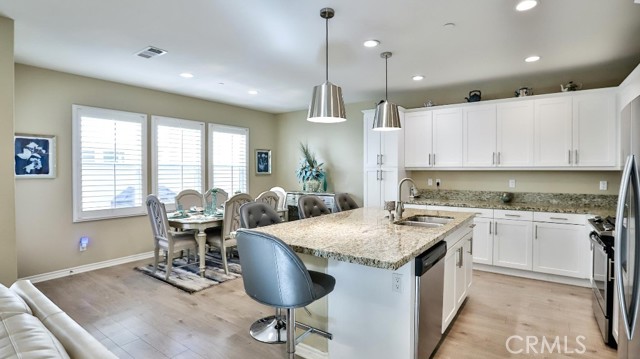 Detail Gallery Image 8 of 45 For 4693 Holly Ave, Long Beach,  CA 90805 - 3 Beds | 2/1 Baths