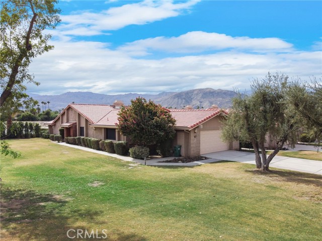 Home with HOA Lot adjacent