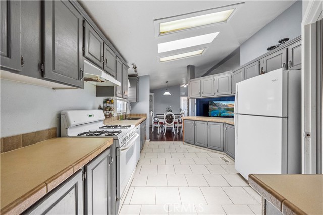Detail Gallery Image 12 of 19 For 1455 S State St #68,  Hemet,  CA 92543 - 3 Beds | 2 Baths
