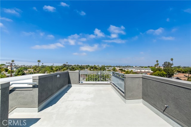 Detail Gallery Image 25 of 28 For 2068 Maple Ave #D,  Costa Mesa,  CA 92627 - 3 Beds | 2/1 Baths